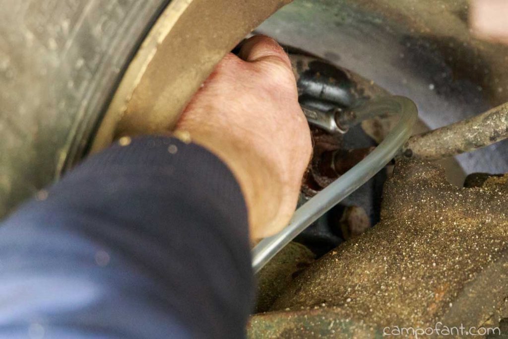 Was Kostet Bremsflüssigkeit Wechseln Bei Atu Bremsflüssigkeit wechseln und nachfüllen - Campofant