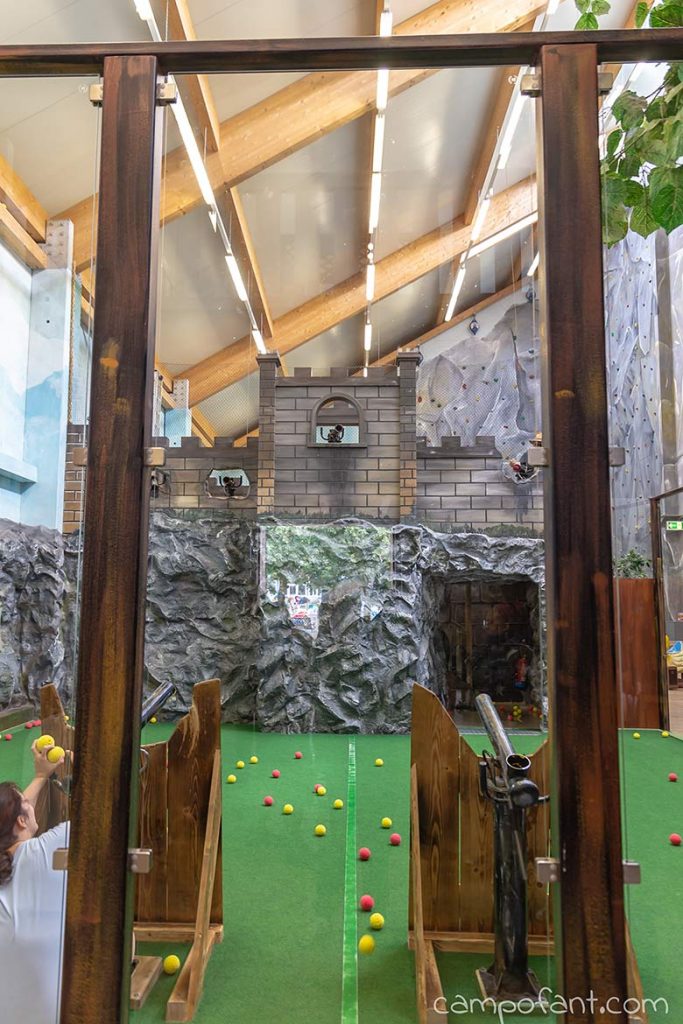 Bayern-Park, Attraktionen, Indoor-Softball