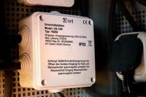 Netzvorrangschaltung, Netzumschalter