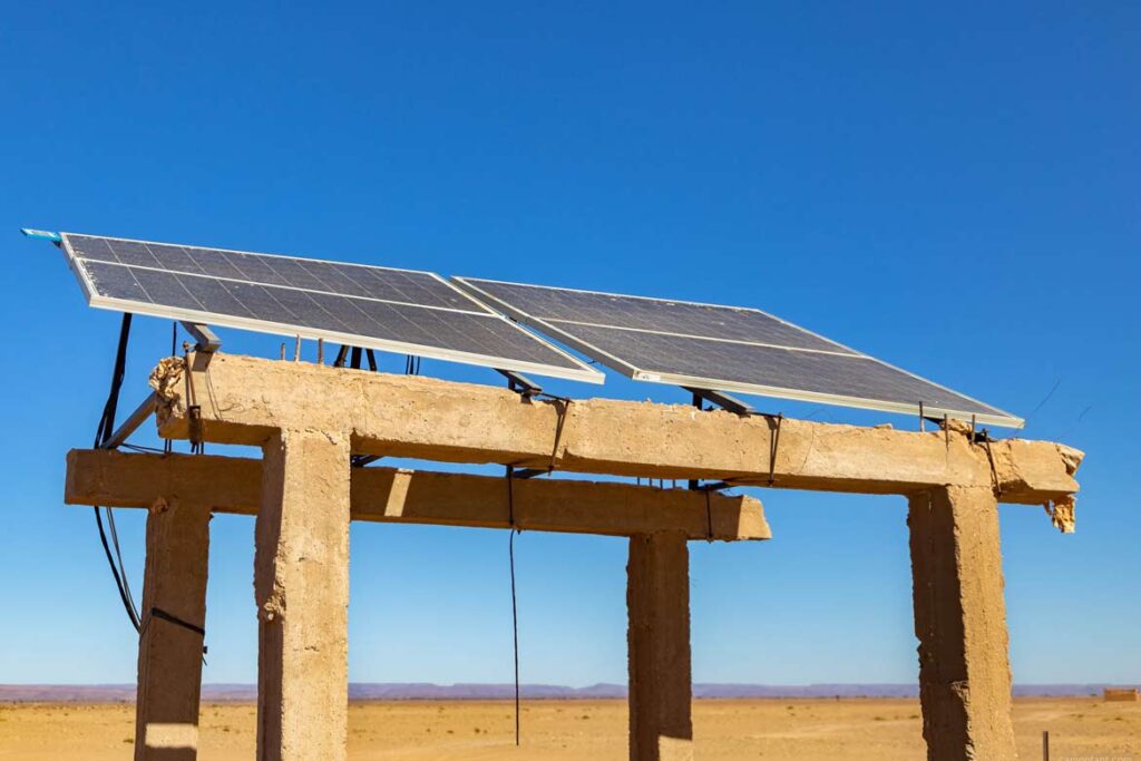 Hochleistungs-Solarmodule pflegen