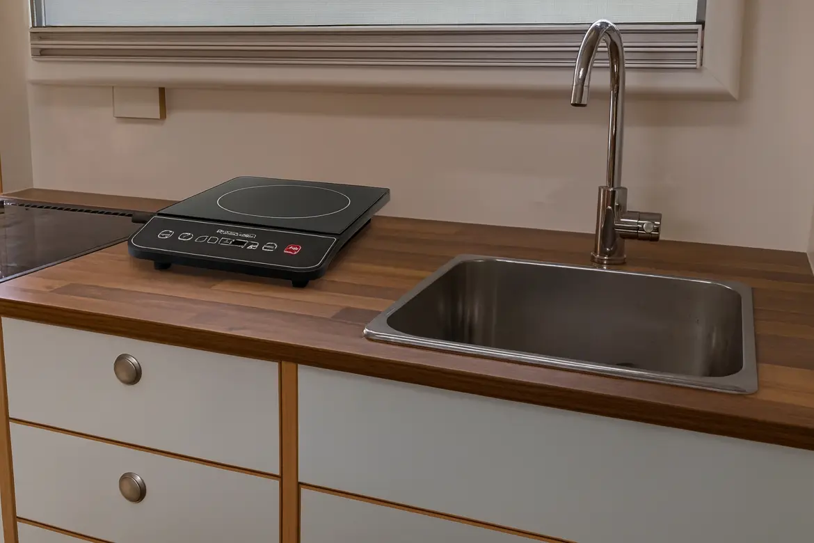 Induktionskochfeld im Wohnmobil mit Strom kochen,